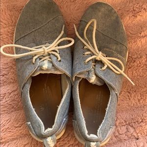 Toms tennis shoes